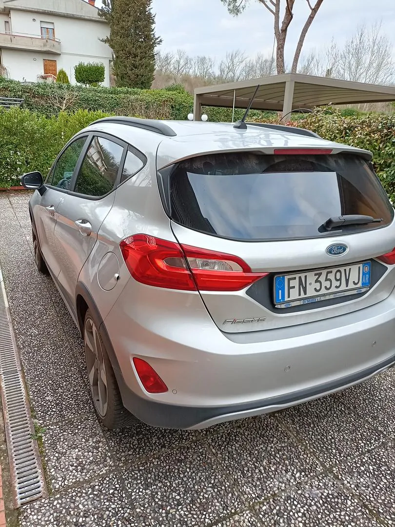 Ford Fiesta 2018 photo 2