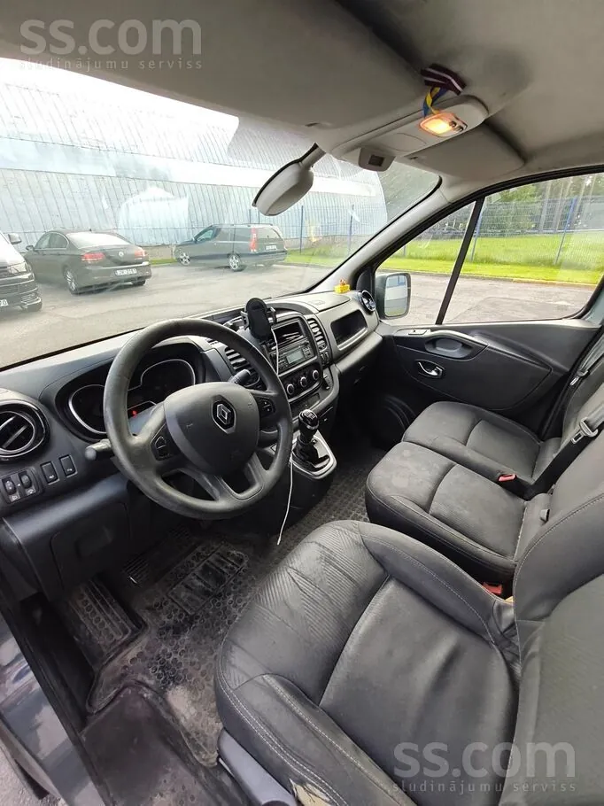 Renault Trafic 2021 photo 2