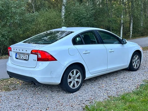 Volvo S60 2012 photo 4