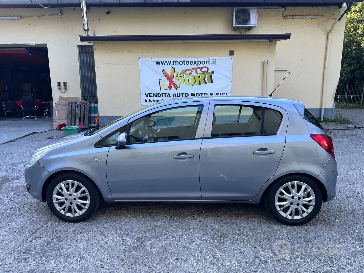 Opel Corsa 2009 photo 2