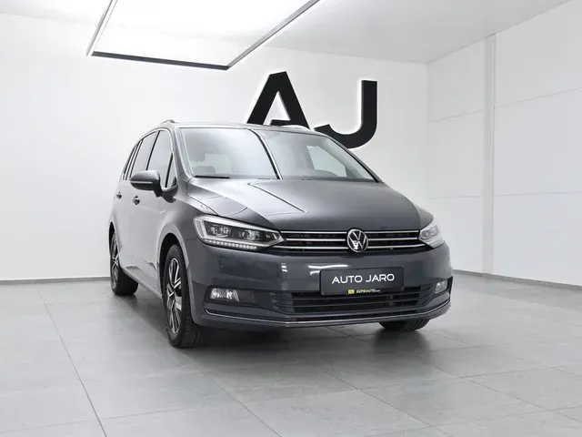 Volkswagen Touran 2023 photo 2
