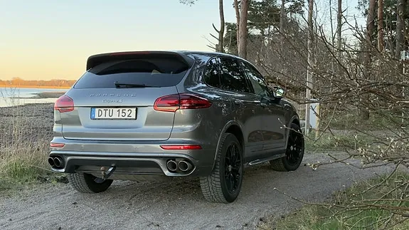 Porsche Cayenne S 2015 photo 4