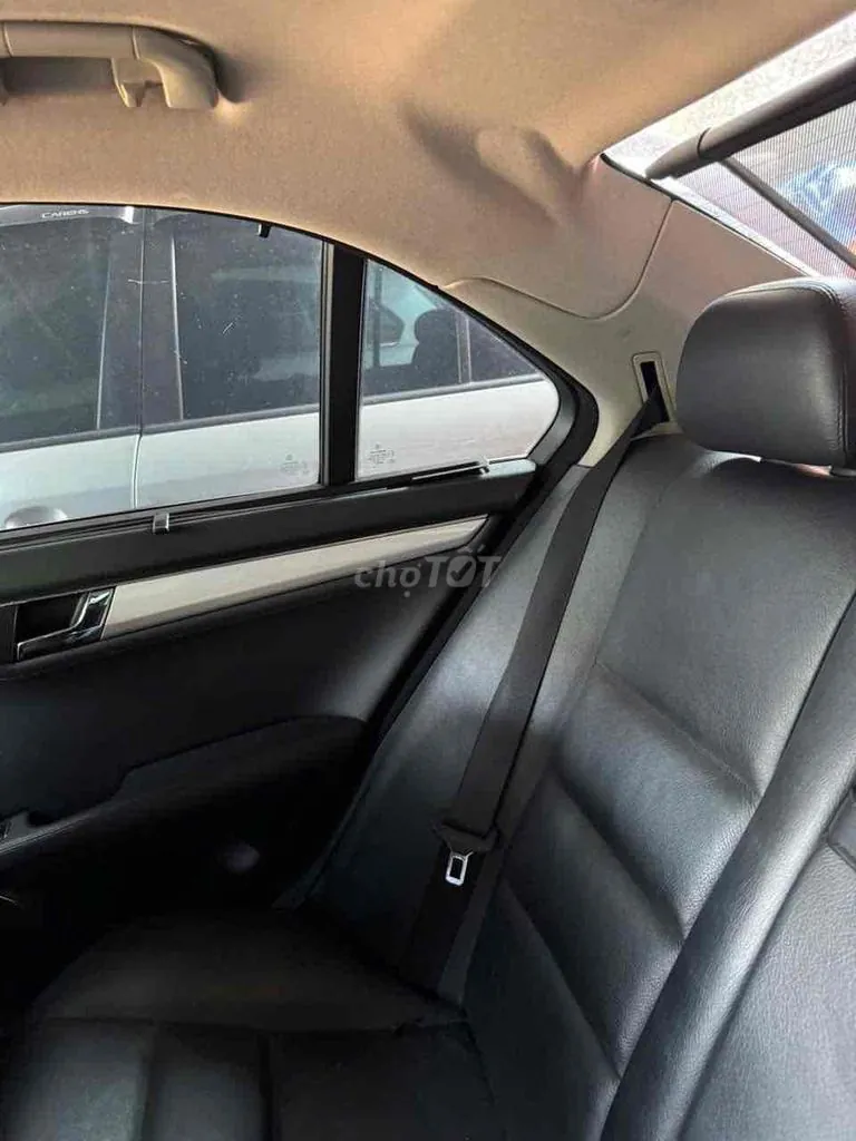 Mercedes-Benz C-Class 2010 photo 4