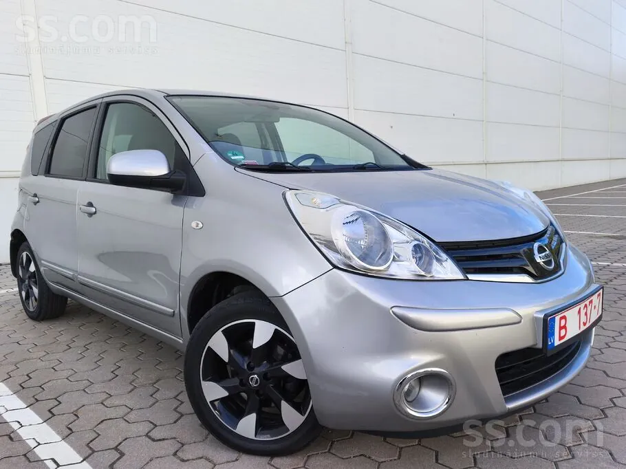 Nissan Note 2012 photo 2