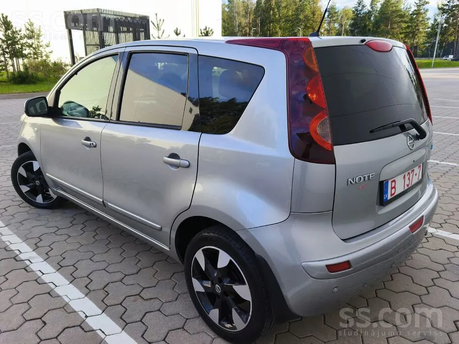 Nissan Note 2012 photo 5