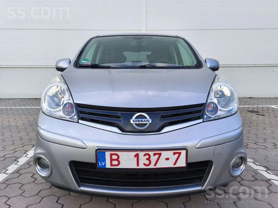 Nissan Note 2012 photo 3
