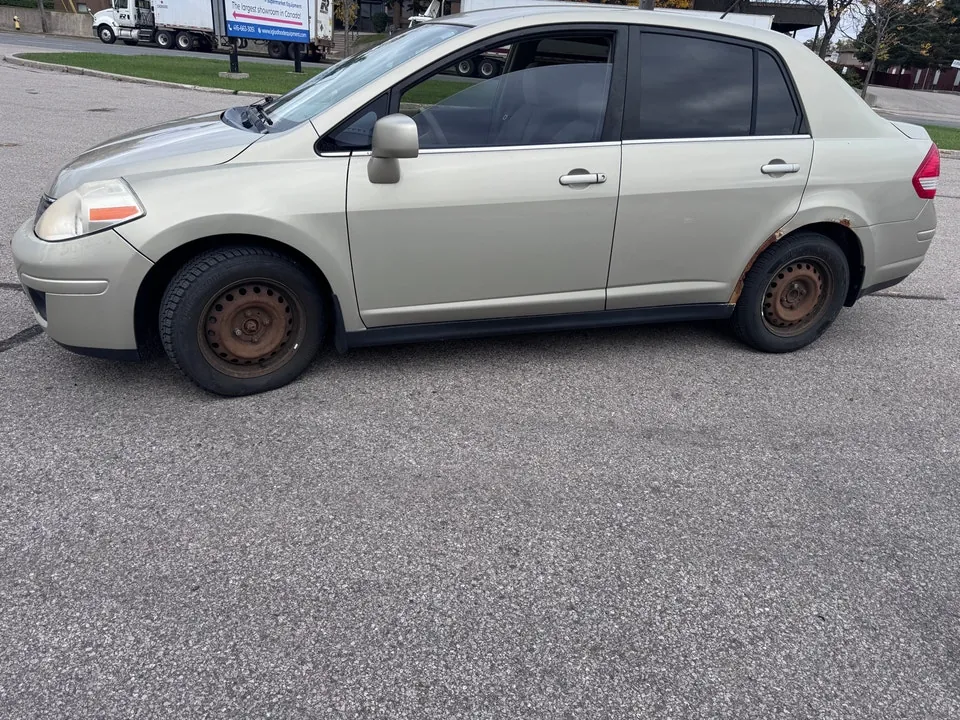 Nissan Versa 2007 photo 4