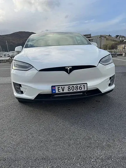 Tesla Model X 2019 photo 2