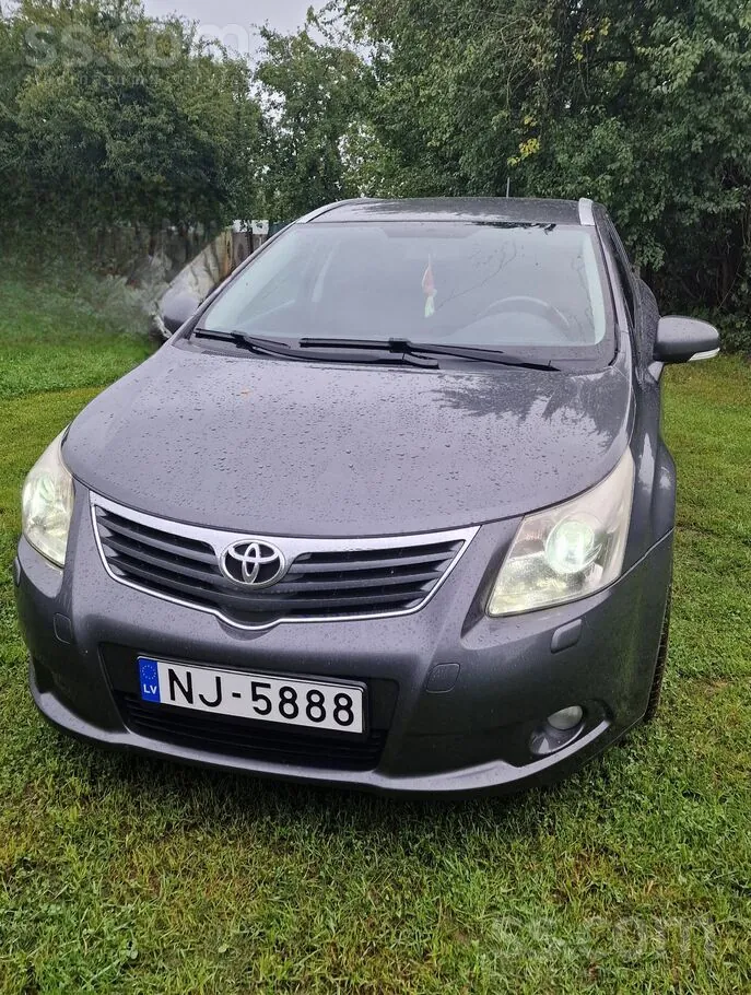 Toyota Avensis 2010 photo 2