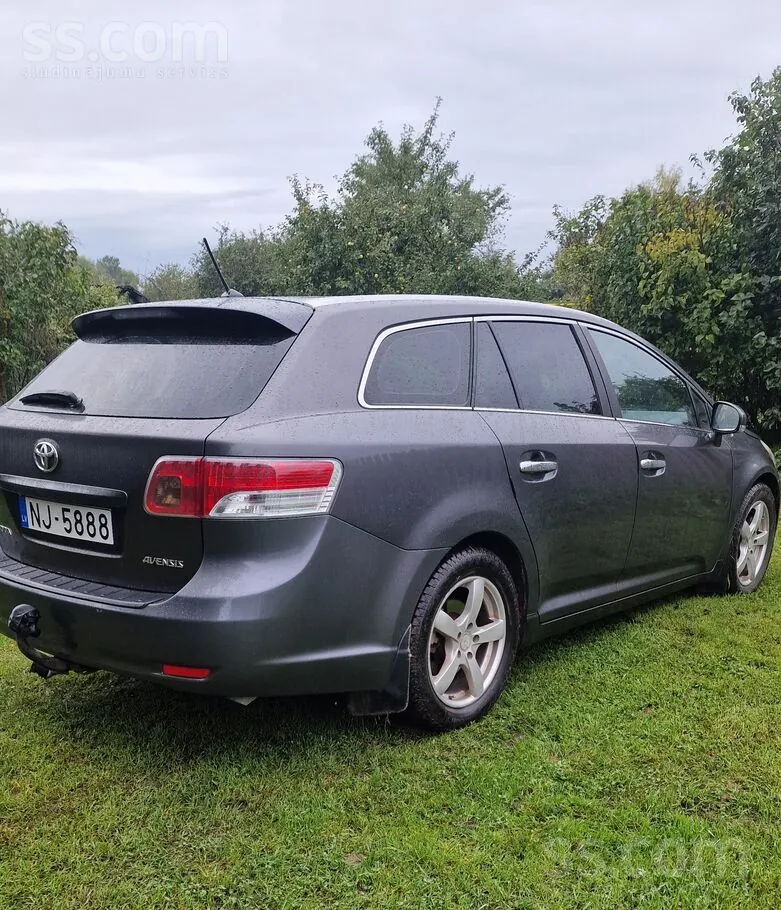 Toyota Avensis 2010 photo 4