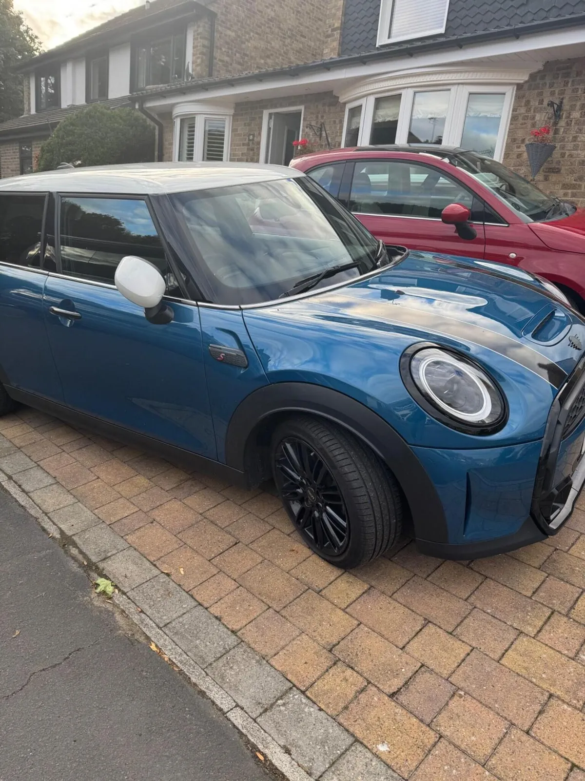 Mini Hatch 2024 photo 2