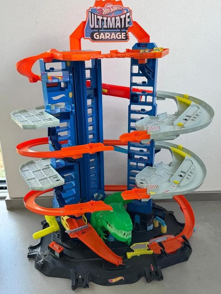 Hot Wheels Ultimate Garage