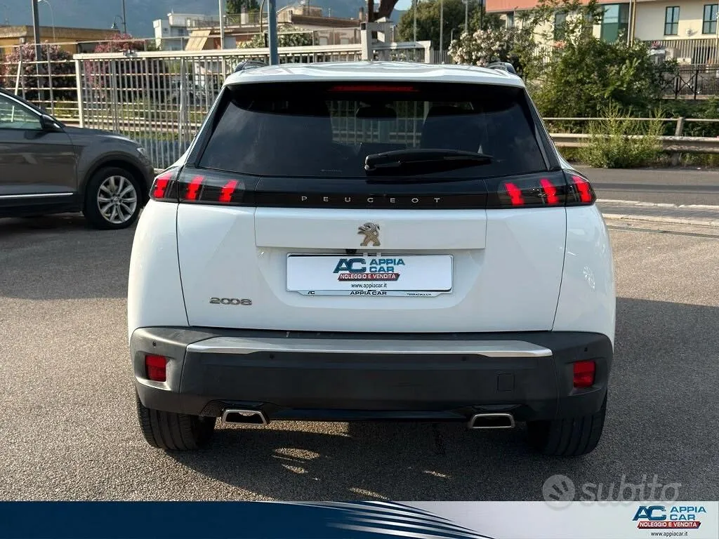 Peugeot 2008 2021 photo 5