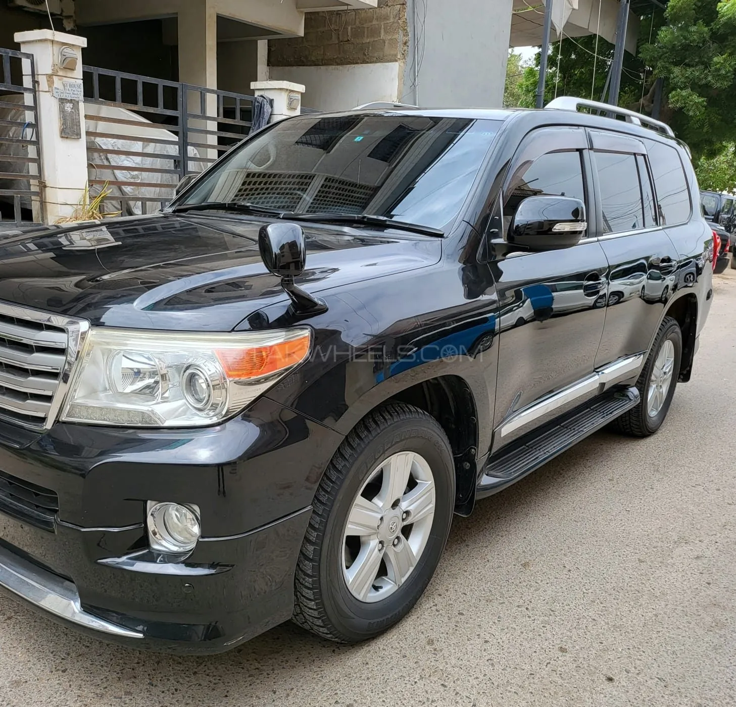 Toyota Land Cruiser