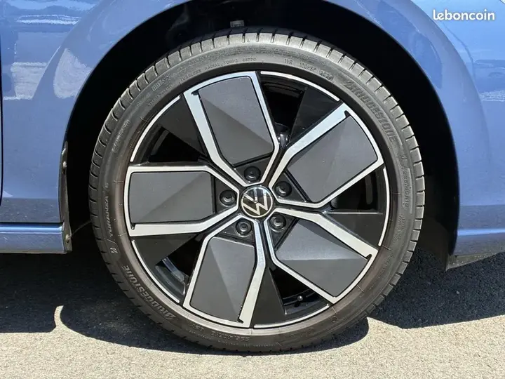 Volkswagen Golf 2024 photo 5