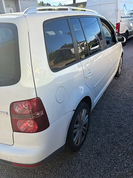 Volkswagen Touran 2009 photo 5