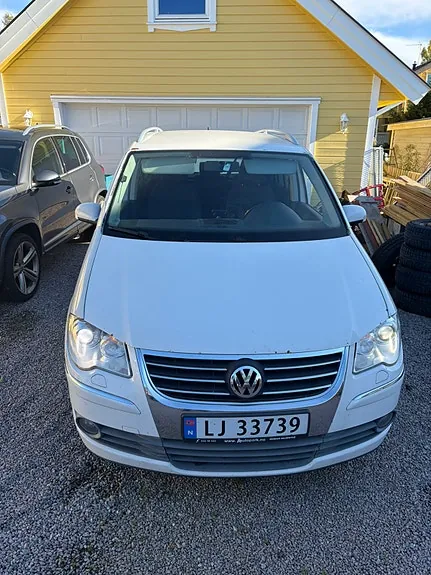 Volkswagen Touran 2009 photo 2