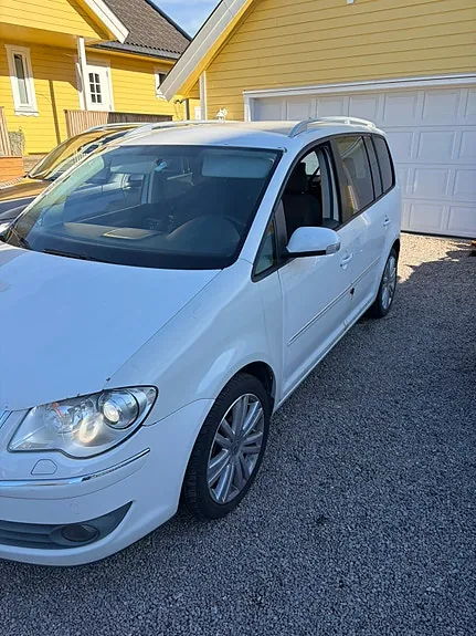 Volkswagen Touran 2009 photo 3
