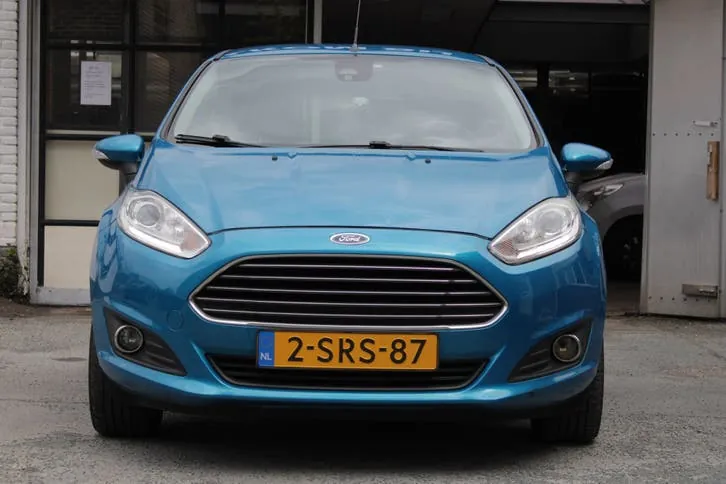 Ford Fiesta 2013 photo 2