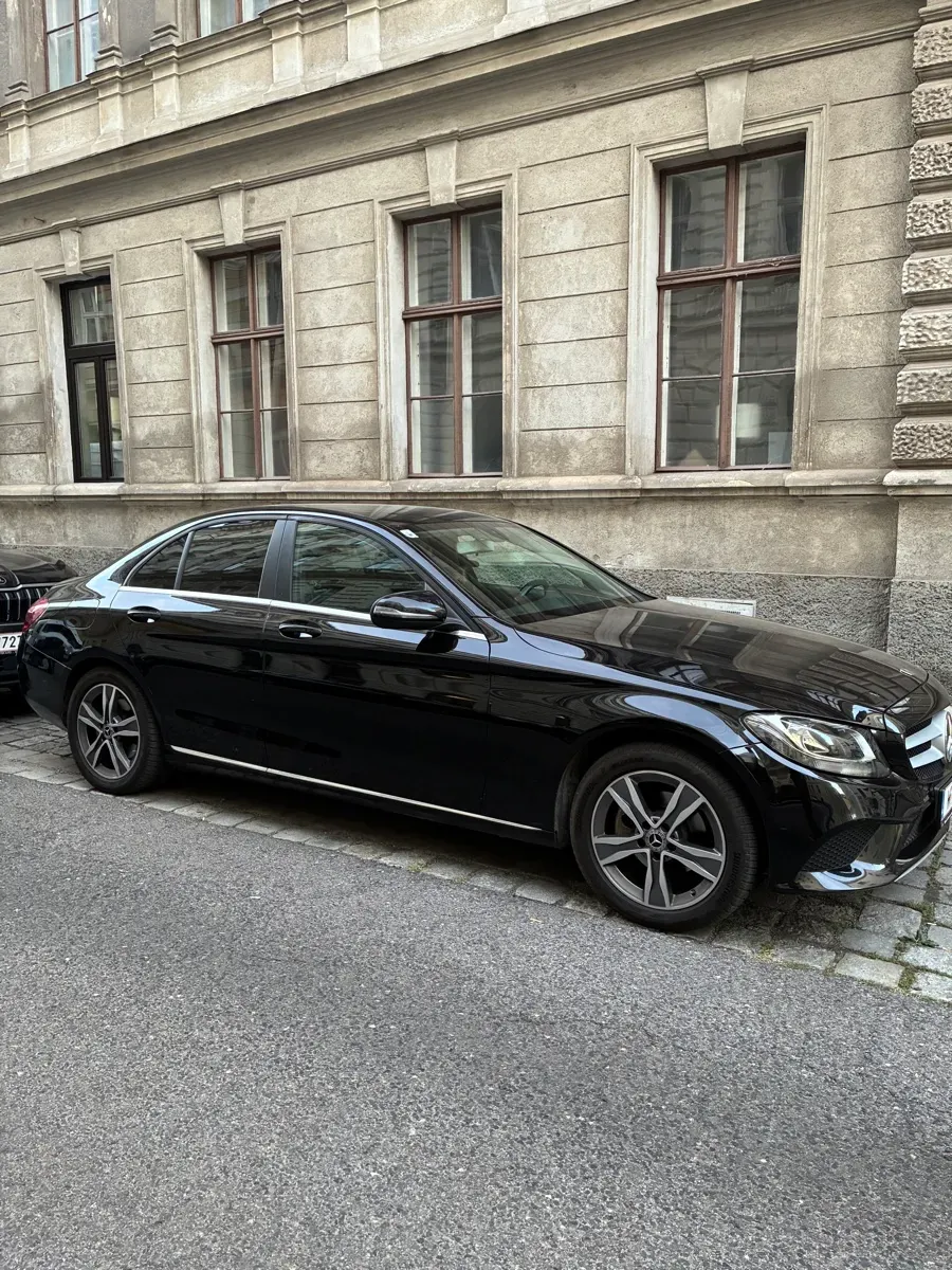 Mercedes-Benz C-Class 2019 photo 2