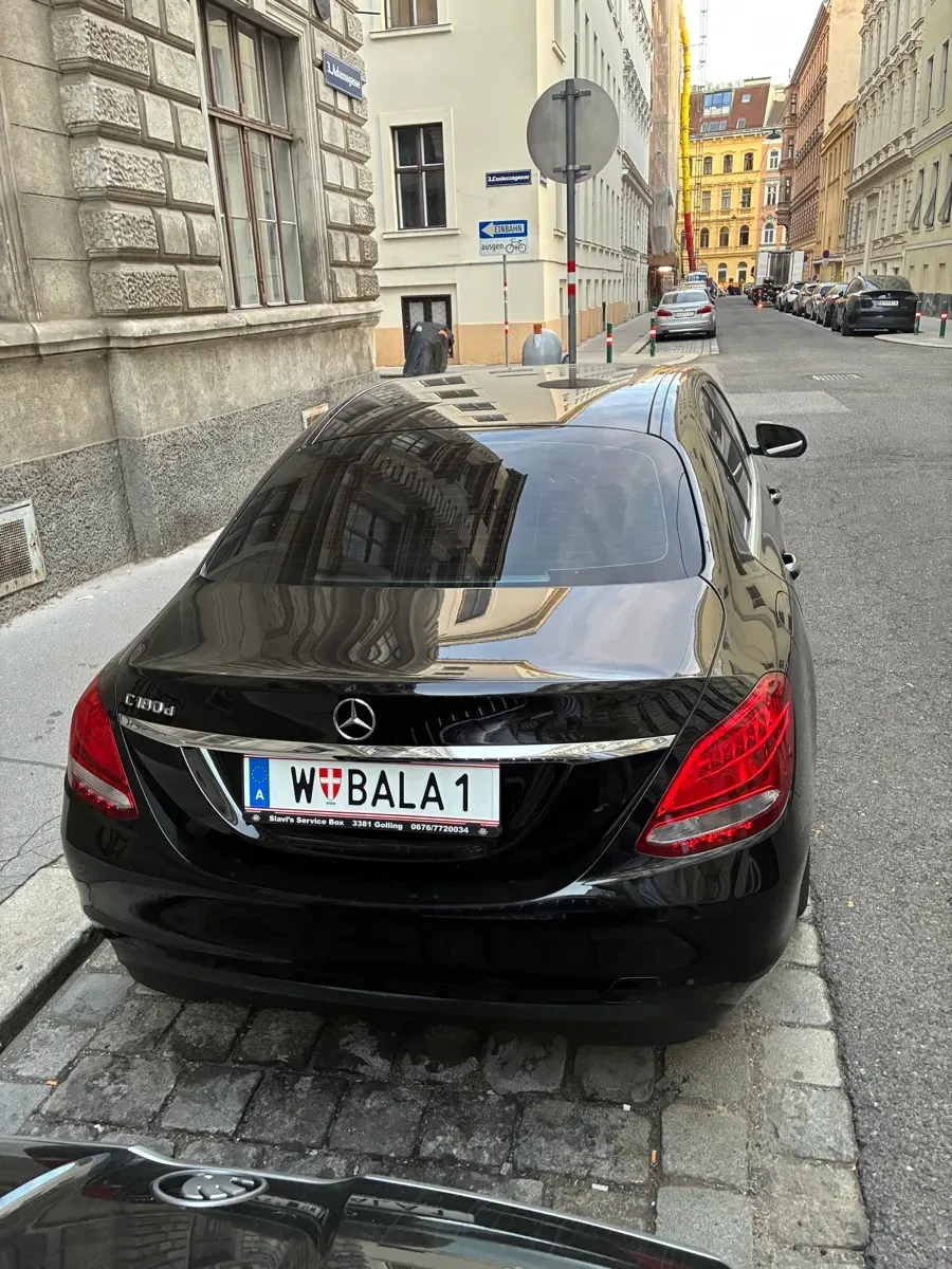 Mercedes-Benz C-Class 2019 photo 3