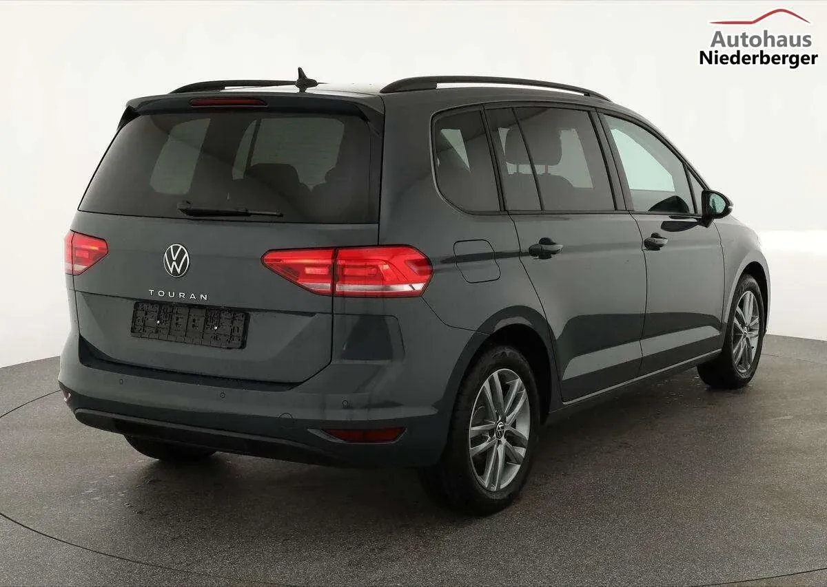 Volkswagen Touran 2025 photo 2