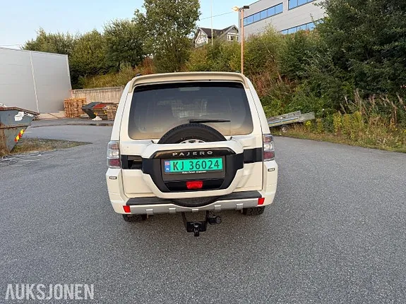 Mitsubishi Pajero 2017 photo 5