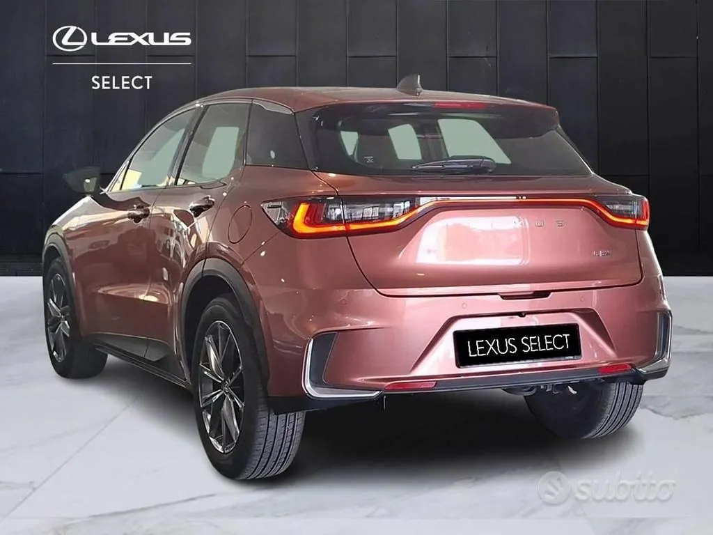 Lexus Lbx 2024 photo 3