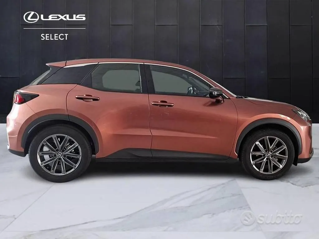 Lexus Lbx 2024 photo 4