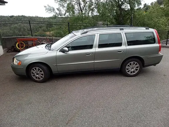 Volvo V70 2006 photo 2