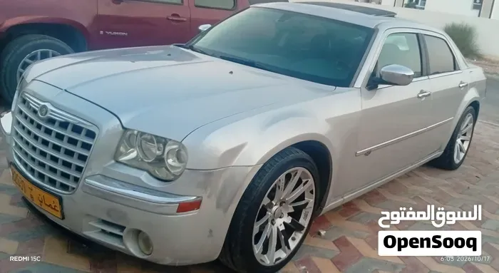 Chrysler 300 2010 photo 2