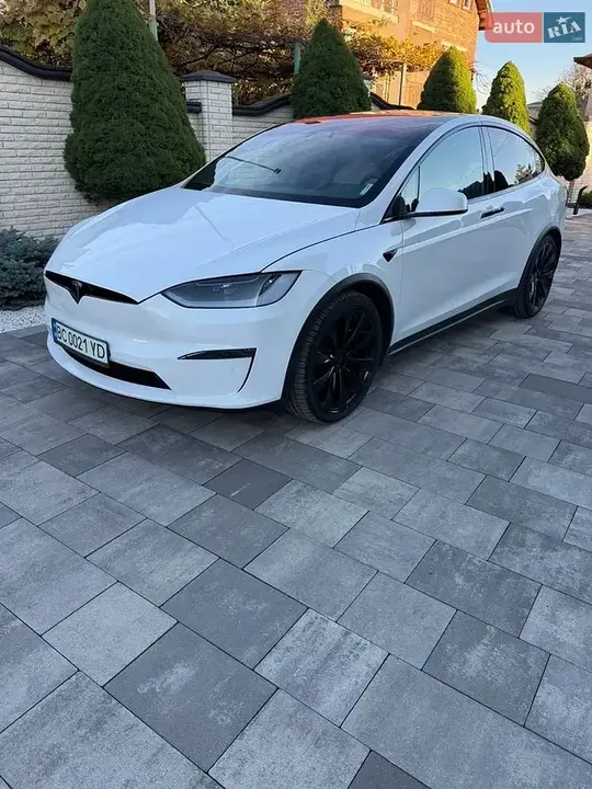 Tesla Model X 2022 photo 2