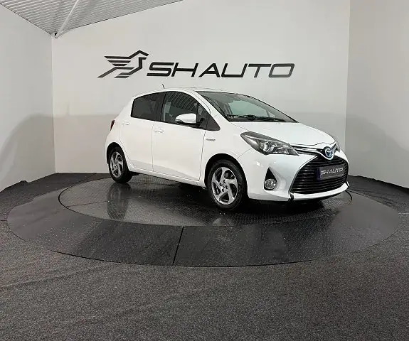 Toyota Yaris 2015 photo 3