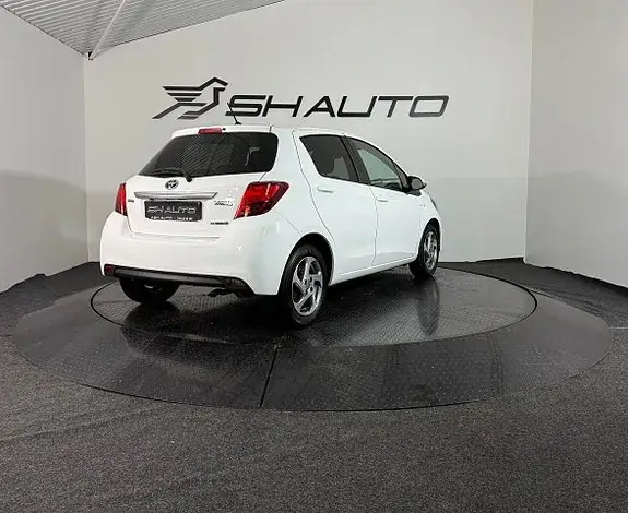 Toyota Yaris 2015 photo 5