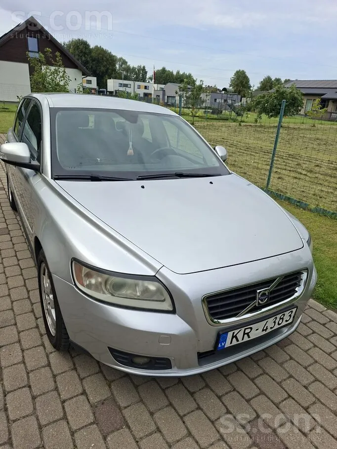 Volvo V50 2010 photo 2