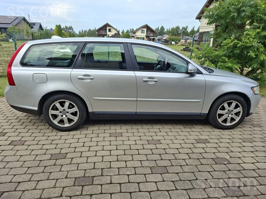 Volvo V50