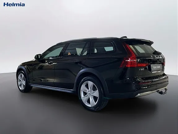 Volvo V60 Cross Country 2023 photo 3