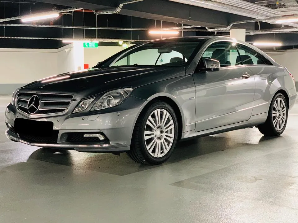 Mercedes-Benz E Coupé 250 Cgi