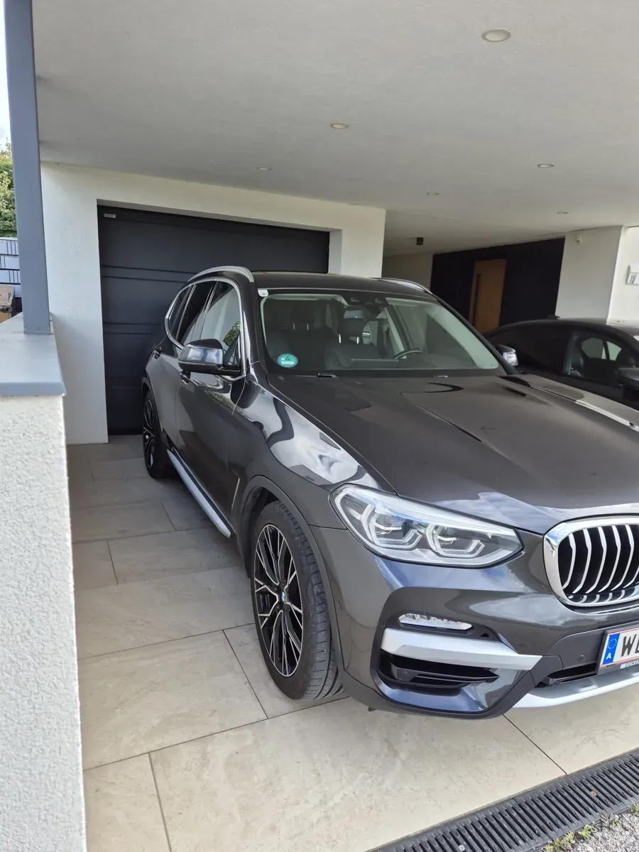 BMW 3 Series 2018 photo 3