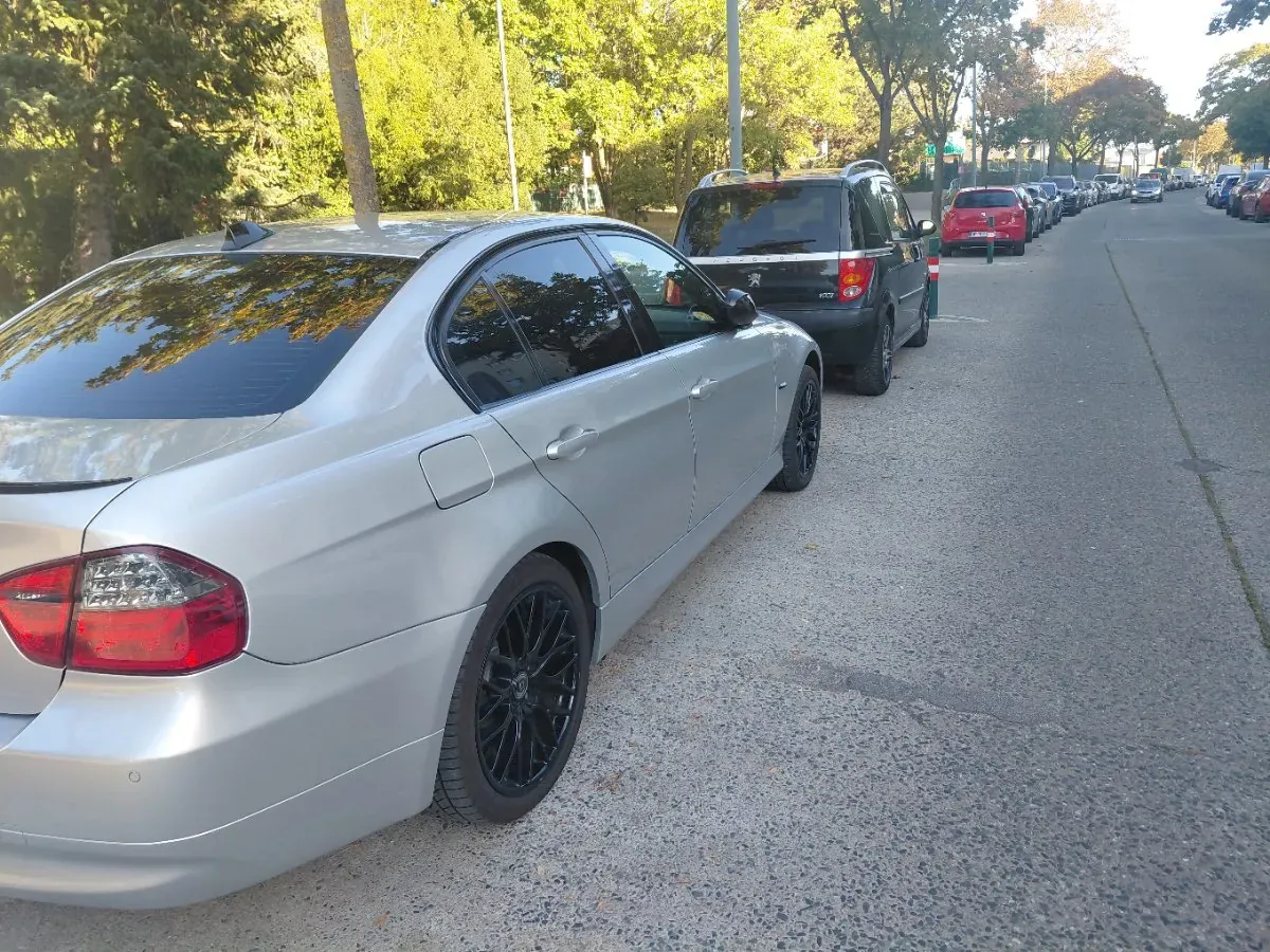 BMW 3 Series 2006 photo 2