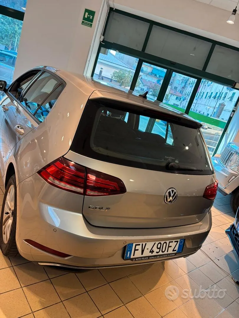 Volkswagen Golf 2019 photo 2