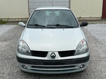 Renault Clio 2004 photo 2