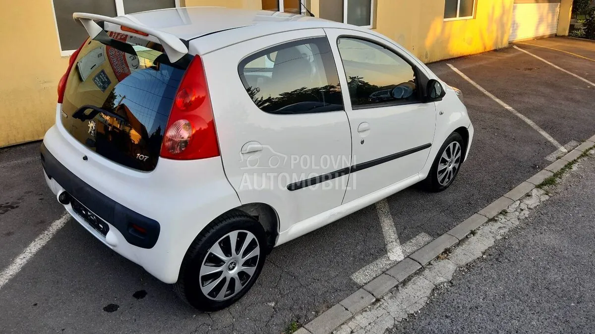 Peugeot 107 2010 photo 4