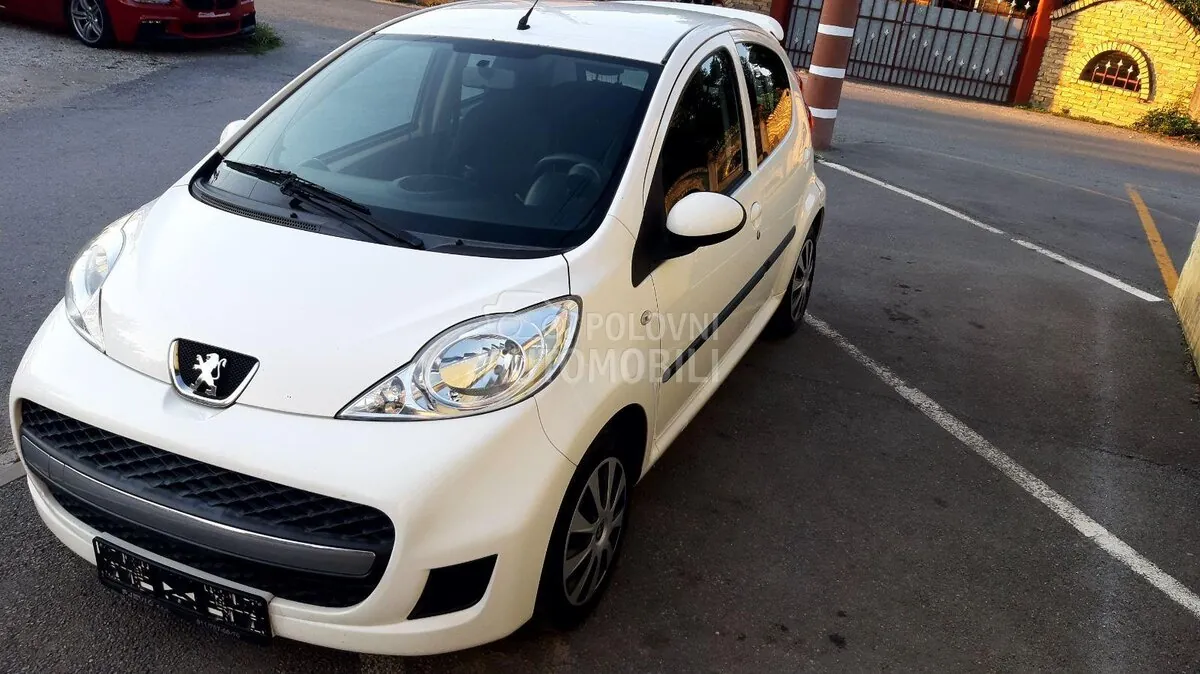 Peugeot 107 2010 photo 3