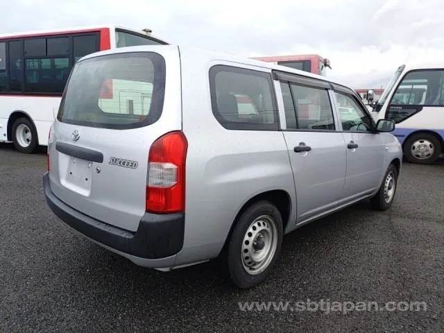 Toyota Succeed Van 2018 photo 3
