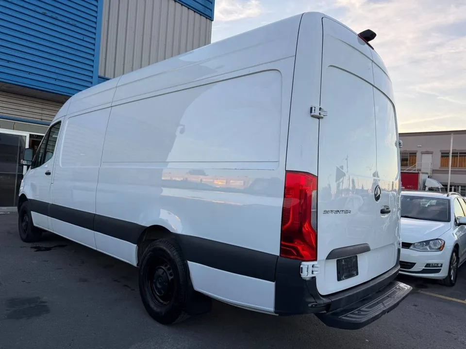 Mercedes-Benz Sprinter 2023 photo 5