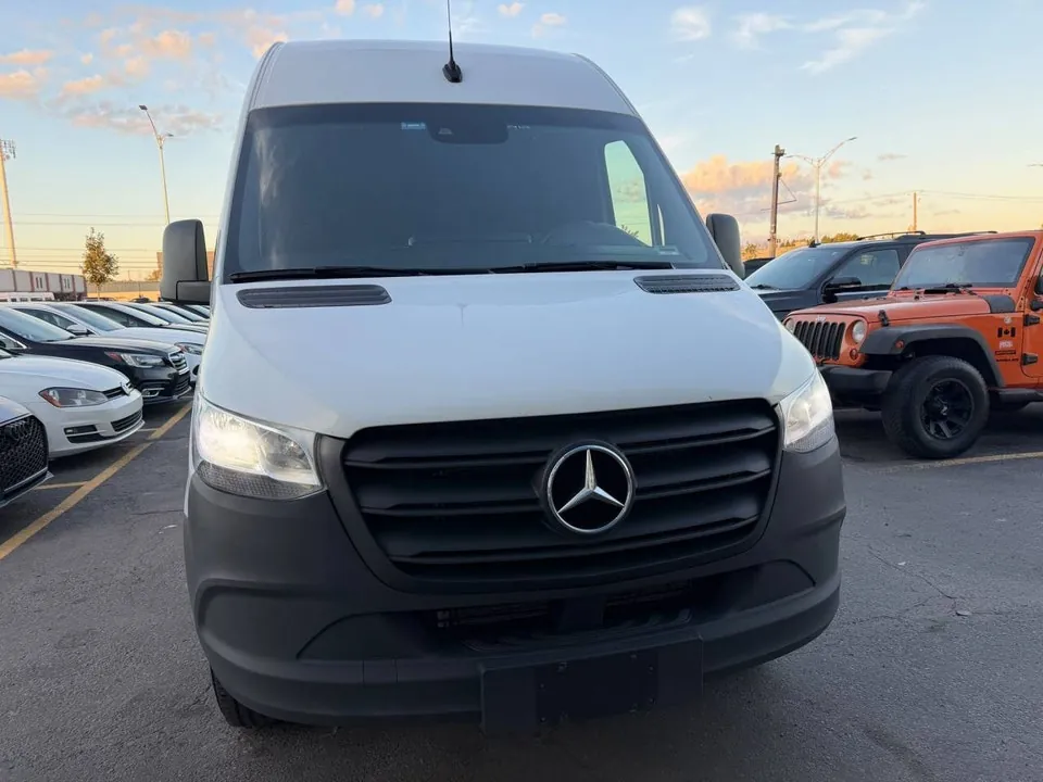 Mercedes-Benz Sprinter 2023 photo 3