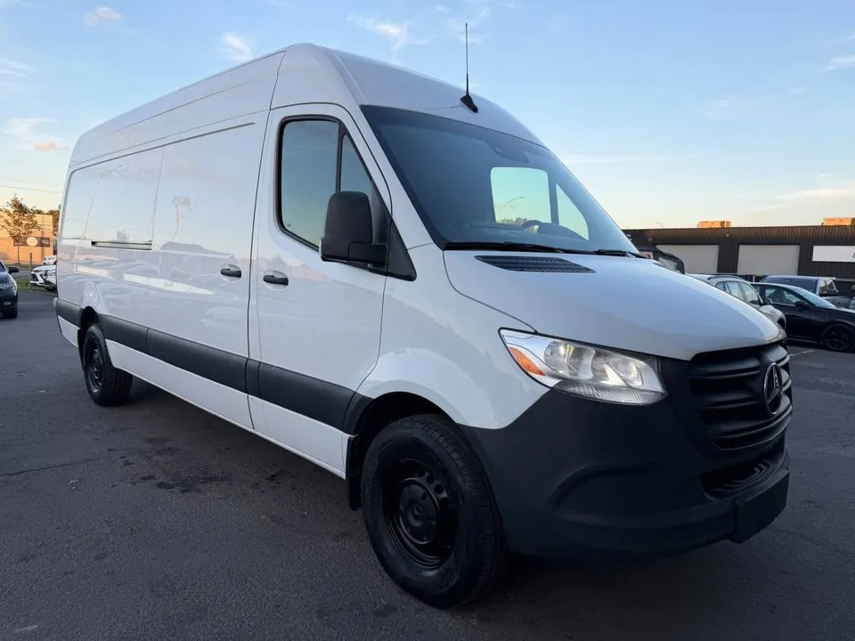 Mercedes-Benz Sprinter 2023 photo 2
