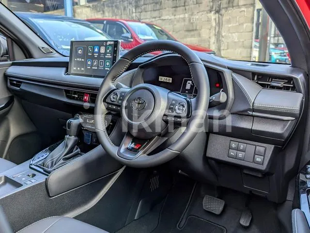 Toyota Yaris 2025 photo 2