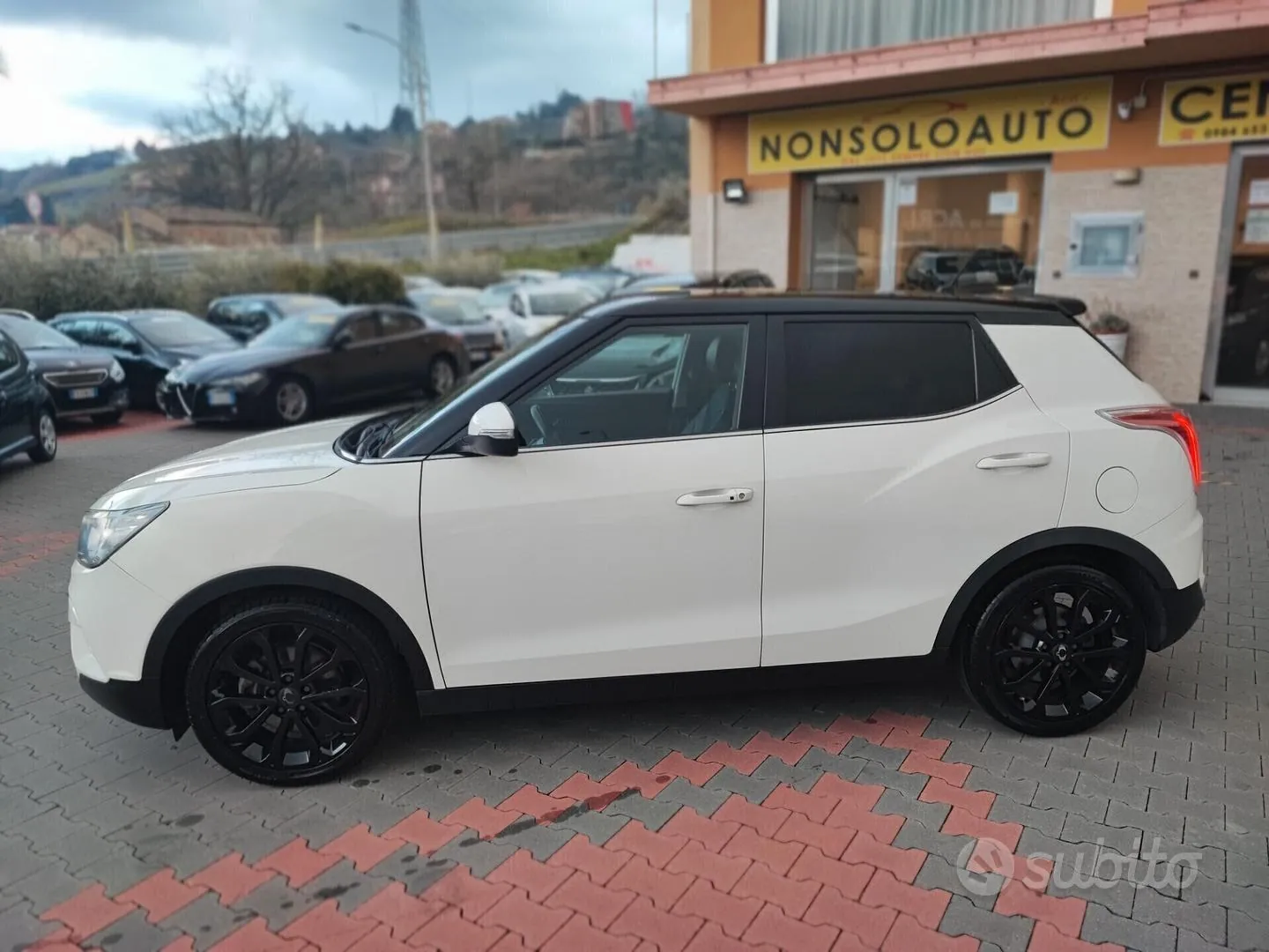KG Mobility Tivoli 2016 photo 2